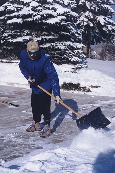 driveway shovelling in Calgary